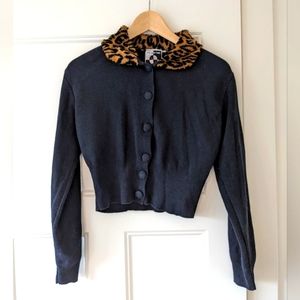 🐆Vintage Black Sweater with Leopard Collar | S